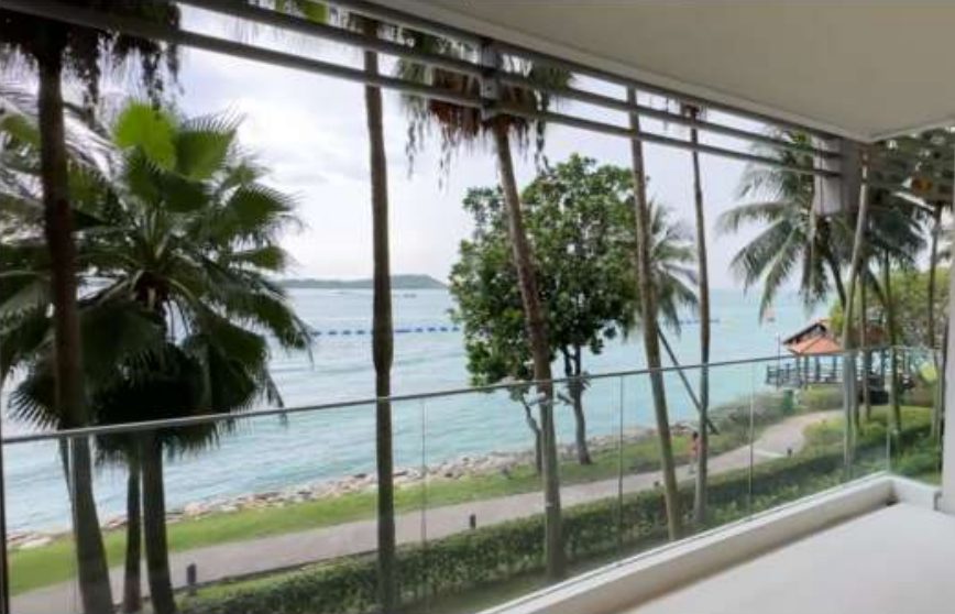 Balcony with sea view